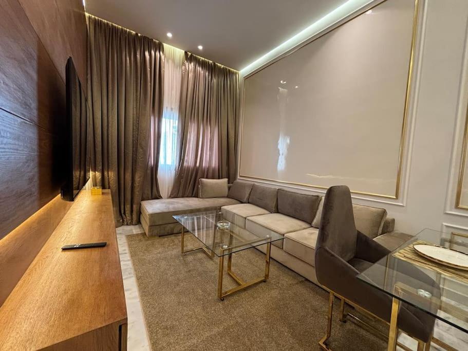Corniche Casablanca- Luxueuse Gold Star