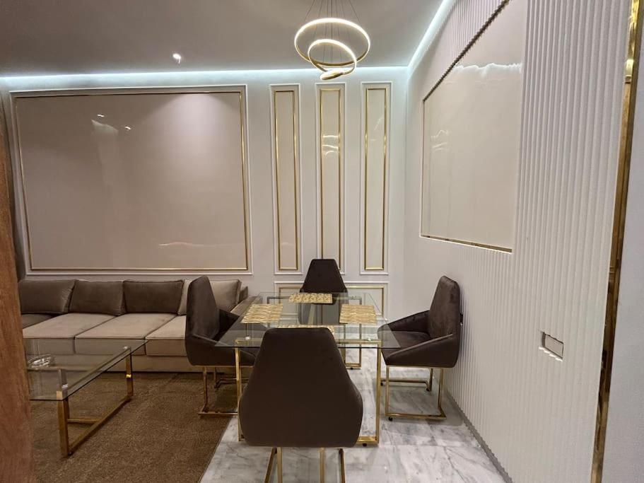 Corniche Casablanca- Luxueuse Gold Star Casablanca